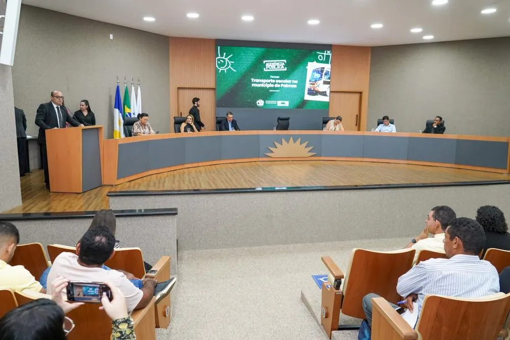 O promotor da educação, Benedicto Guedes comandou a audiência.