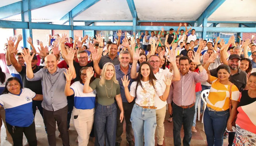 Governador em exercício, Amélio Cayres, visita a Escola Estadual João XXIII em Riachinho, acompanhado do prefeito Ronaildo Bandeira, para anunciar a reforma da instituição.