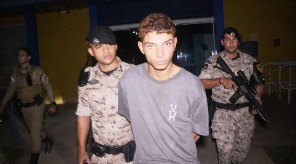 Carlos Eduardo Coelho foi preso pelos policiais militares da Força Tática após ser encontrado ainda dentro da empresa, Foto- Alessandro Ferreira.