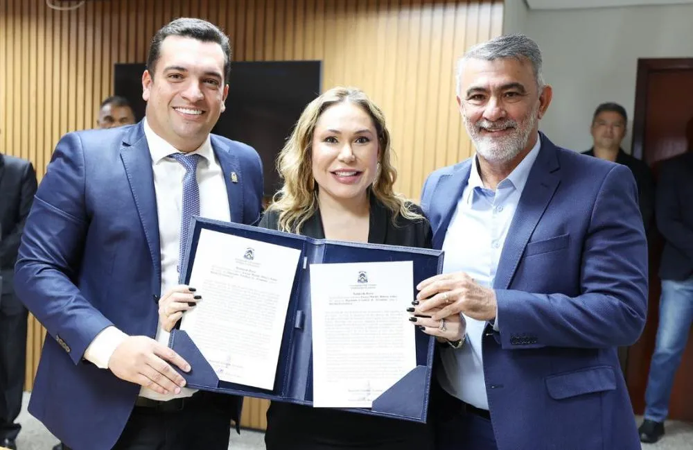 A posse aconteceu na manhã desta quarta-feira, na sala de reuniões da Presidência