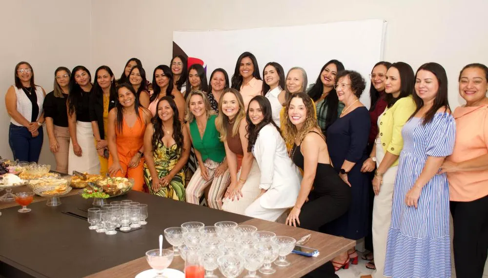 Em Paraíso primeira-dama Karynne Sotero reúne-se com primeiras-damas dos municípios do Vale do Araguaia.