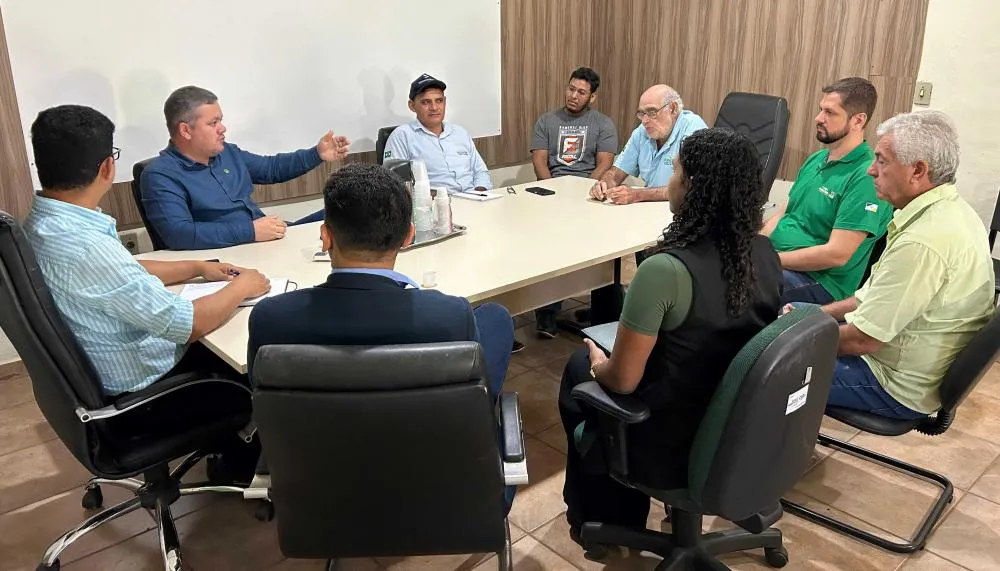 Presidente do Ruraltins, equipe técnica e representantes do Banco da Amazônia e do Ministério do Desenvolvimento Agrário discutem o Pronaf para diversas regiões do Tocantins.