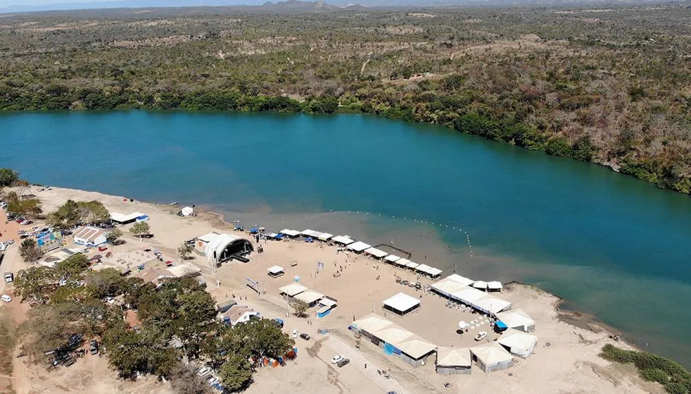 Praião do Dominguinhos oferece um cenário deslumbrante, com suas águas calmas e uma organização impecável para receber turistas de todo o Brasil