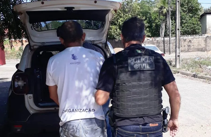 Após ser preso em cumprimento a um mandado de prisão, o professor foi levado para delegacia de Policia Civil- Foto\ SSPTO
