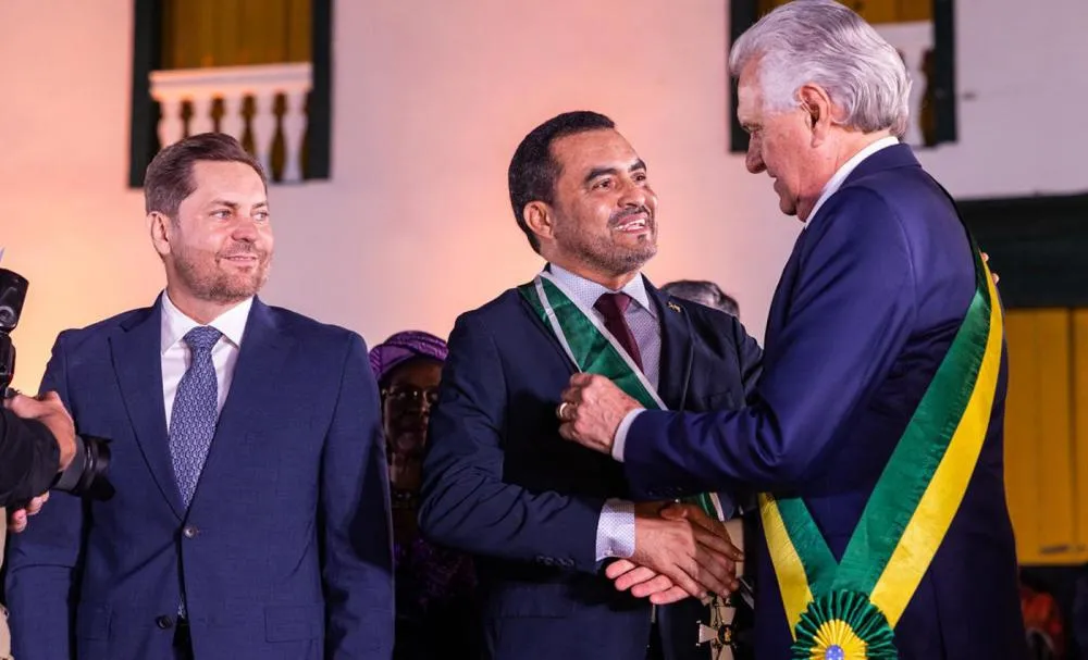 Governador Wanderlei Barbosa recebe a Comenda da Ordem do Mérito Anhanguera, concedida pelo governo do Estado de Goiás.