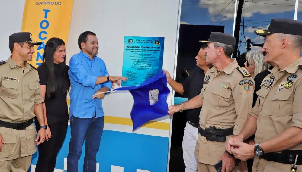  Governador Wamderlei Barbosa faz o descerramento da placa de inauguração da reforma geral do 10º BPM de Arraias
