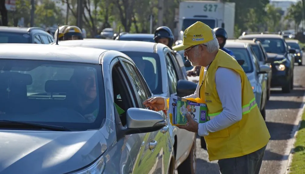 Ações educativas foram realizadas em diversos municípios do Estado, com foco na conscientização de motoristas e pedestres.