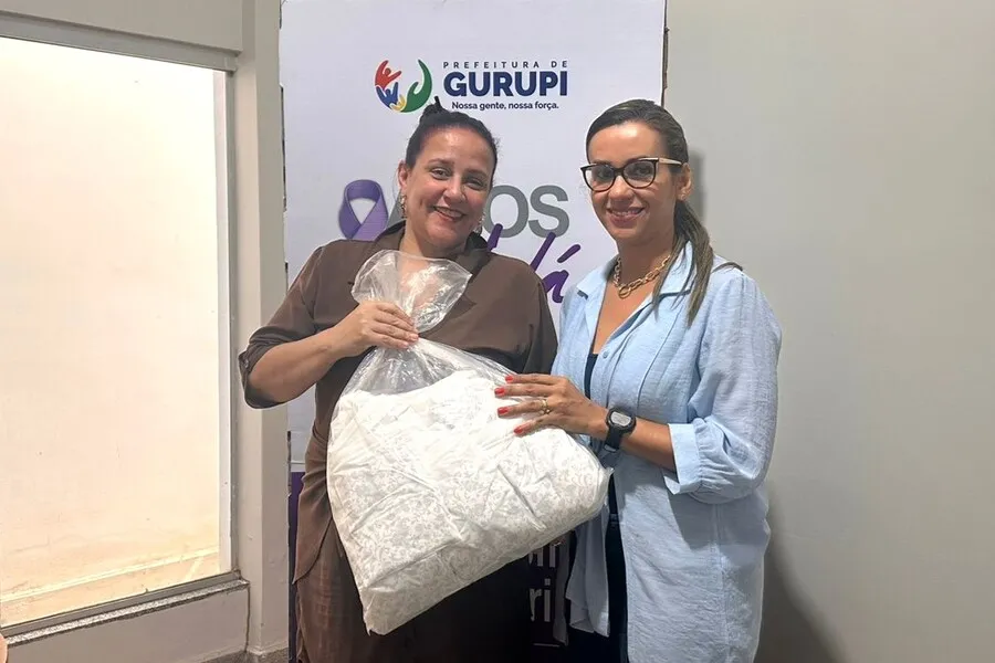 Defensora Chárlita Teixeira (D) e a secretária da Mulher de Gurupi, Cristina Donato
