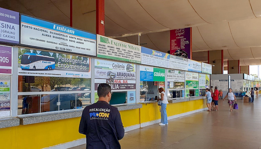 Procon Tocantins orienta consumidores que irão viajar de ônibus nas férias - Foto: Rodoviária de Palmas-TO 