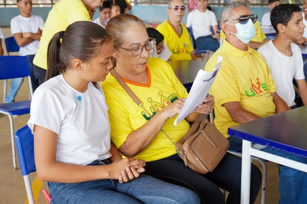 Estudantes da escola estadual cívico-militar Vila União e alunos da UMA se encontraram em uma ação do projeto Ponto a Ponto.