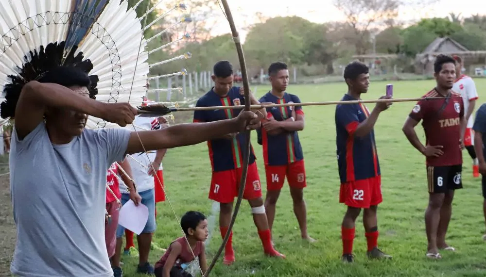  Disputa de arco e flecha nos Jogos Indígenas da Ilha do Bananal, na aldeia Canuanã.