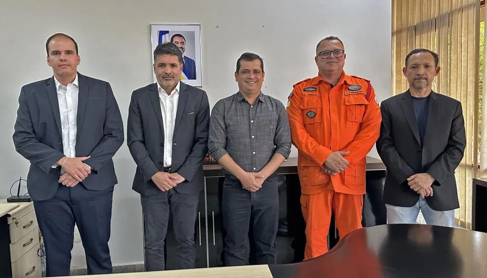 Secretários Jonis Calaça, da Setas, Marcelo Lelis Semarh, Diogo Borges Presidente da ATM, Coronel Ornelas, comandante-geral do CBMTO e Coronel Edvan de Jesus Silva Presidente do Naturatins 
