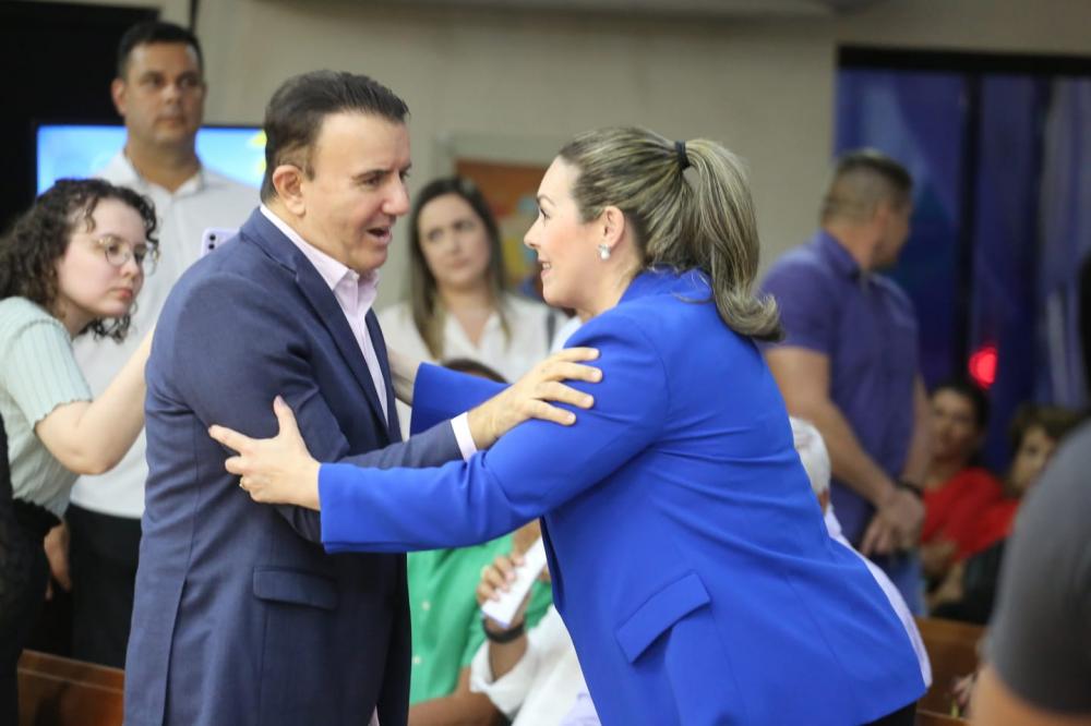Eduardo Siqueira, Prefeita de Palmas Cinthia na missa de sétimo dia de Siqueira Campos.