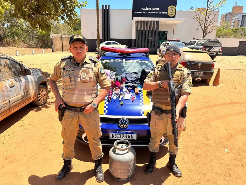 Major Disney Abreu e Soldado Bruno Santos, responsáveis pela ação que resultou na prisão do autor e recuperou os objetos – Foto: Alessandro Ferreira.