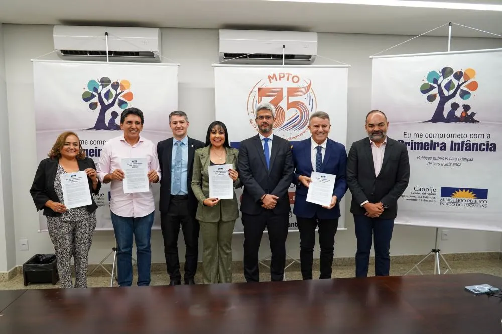 Candidatos à prefeitura de Palmas firmam compromisso com MPTO em defesa da primeira infância.