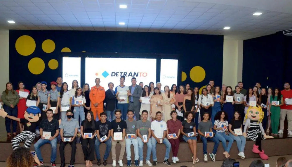 Abertura da Semana Nacional de Trânsito contou com a participação de estudantes e professores orientadores da rede estadual de ensino vencedores de concurso de redação sobre segurança no trânsito