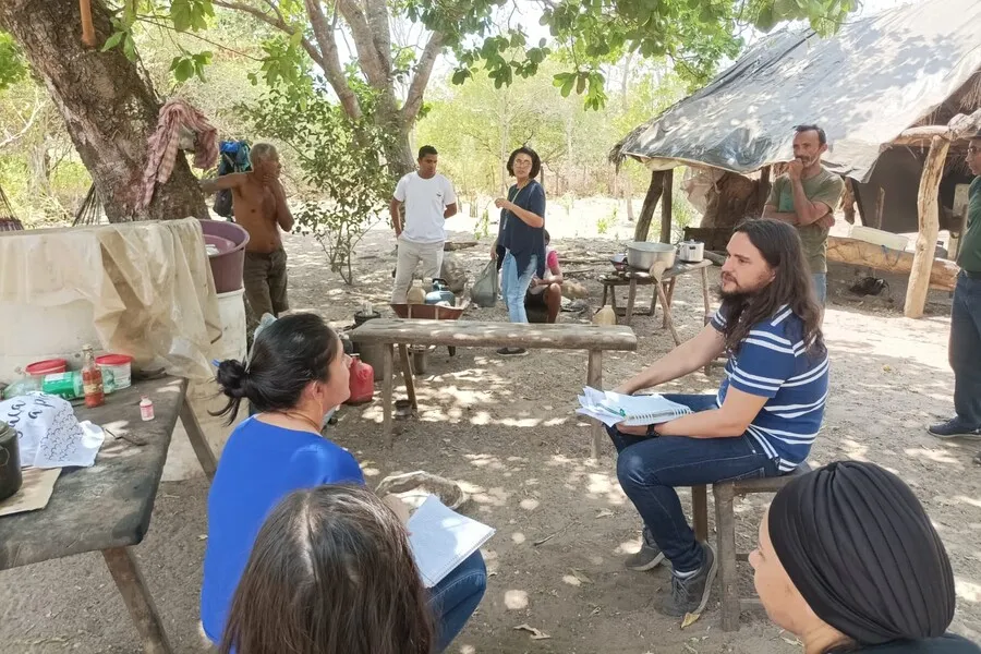 Defensor público Dianslei visitou famílias afetadas pelo incêndio.