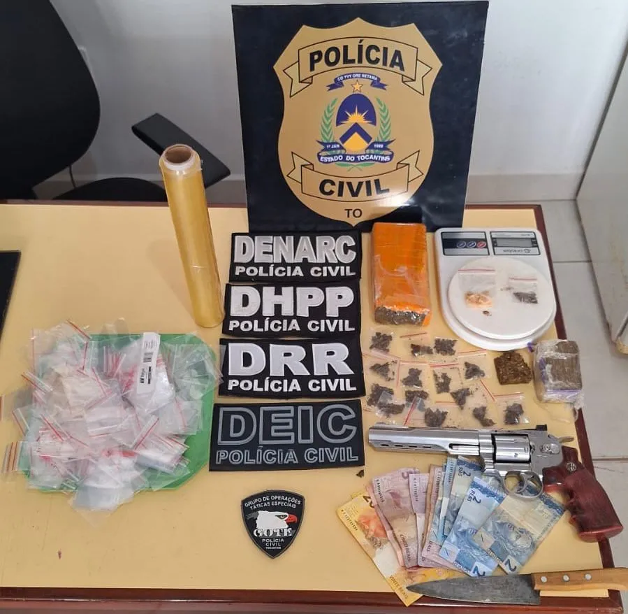 Drogas, dinheiro e simulacro de arma de fogo apreendidos pela PC-TO em Araguaína.
