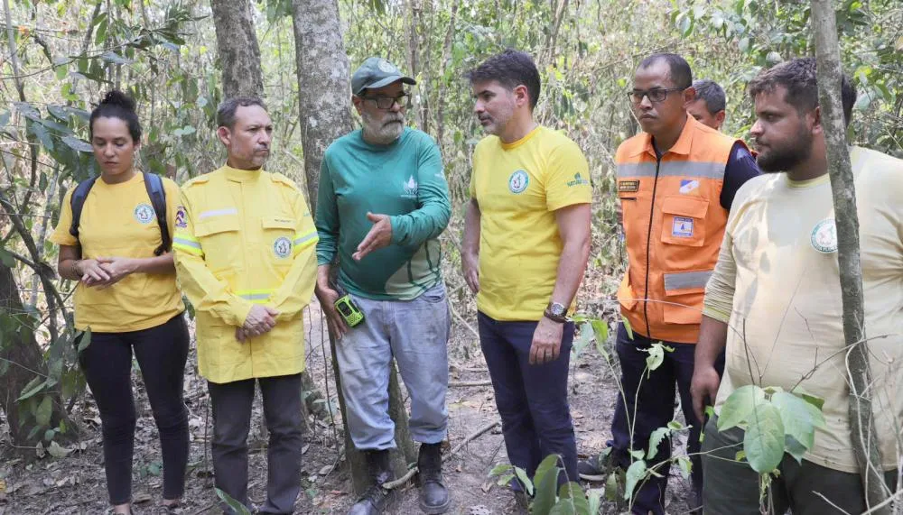 Gestores ambientais conhecem trilhas usadas pelos brigadistas
