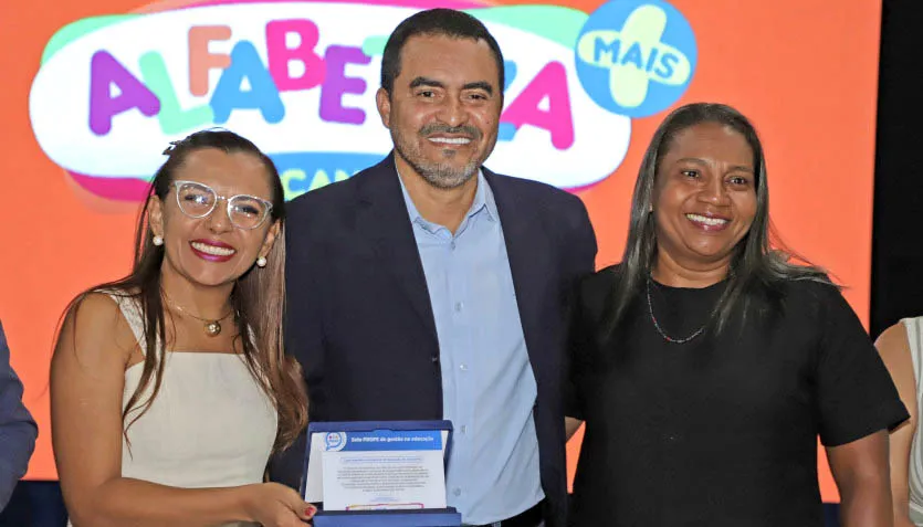 Valorização dos profissionais da educação é pauta prioritária da gestão do governador Wanderlei Barbosa.