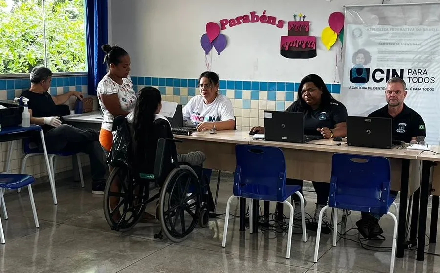 Estudantes fizeram nova Carteira de Identidade através do projeto MiniCidadão 