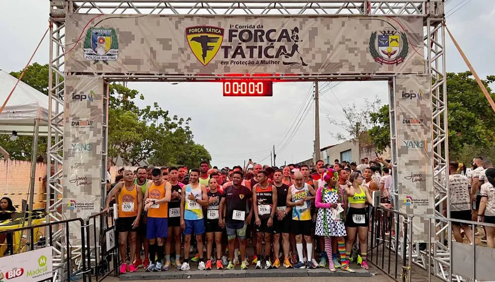 Além da corrida, caminhada inclusiva de 2 km reuniu participantes de todas as idades, promovendo saúde e conscientização sobre a proteção à mulher.