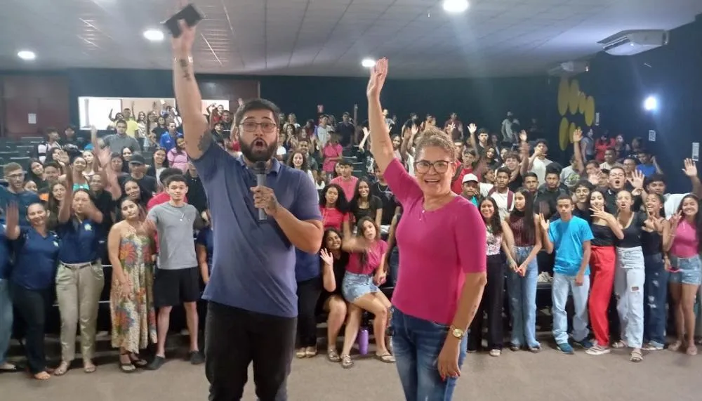 Estudantes sendo motivados a fazerem as provas do Enem