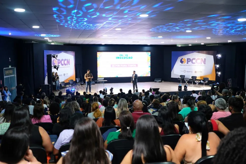 Profissionais de educação participam de lançamento do Profe Inclusão em Palmas.