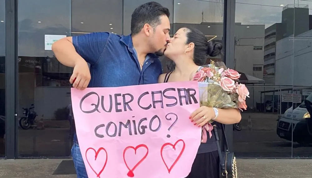 Hospital e Maternidade Dona Regina foi cenário para pedido de casamento.