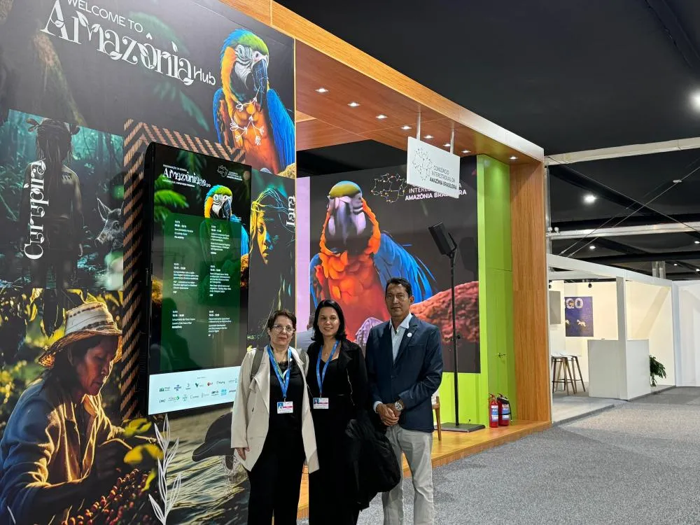 Representando o Governo do Tocantins, o secretário de Estado dos Povos Originários e Tradicionais, Paulo Xerente, acompanhado da superintendente de Gestão de Políticas Públicas Ambientais da Semarh, Marli Santos, participa da COP 29 em Baku, no Azerbaijão