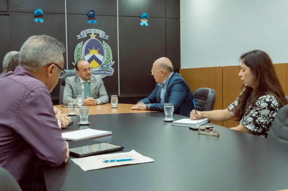 A reunião foi presidida pelo secretário Carlos Humberto e acompanhado de equipe técnica da Sics 