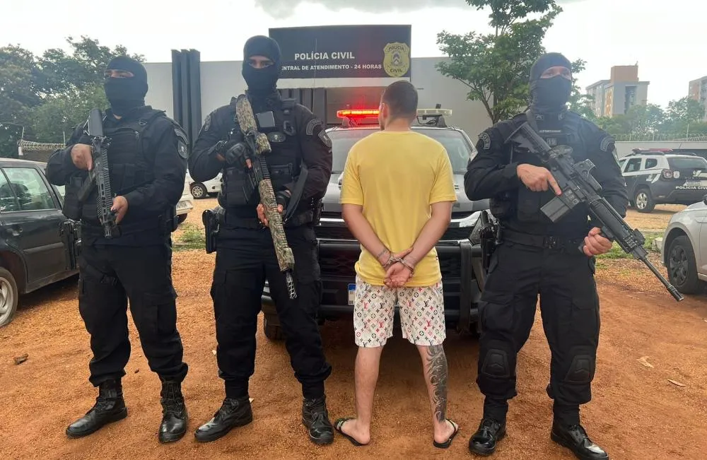 O criminoso localizado e preso após ser abordado pelos militares do BOPE, Foto: Alessandro Ferreira.