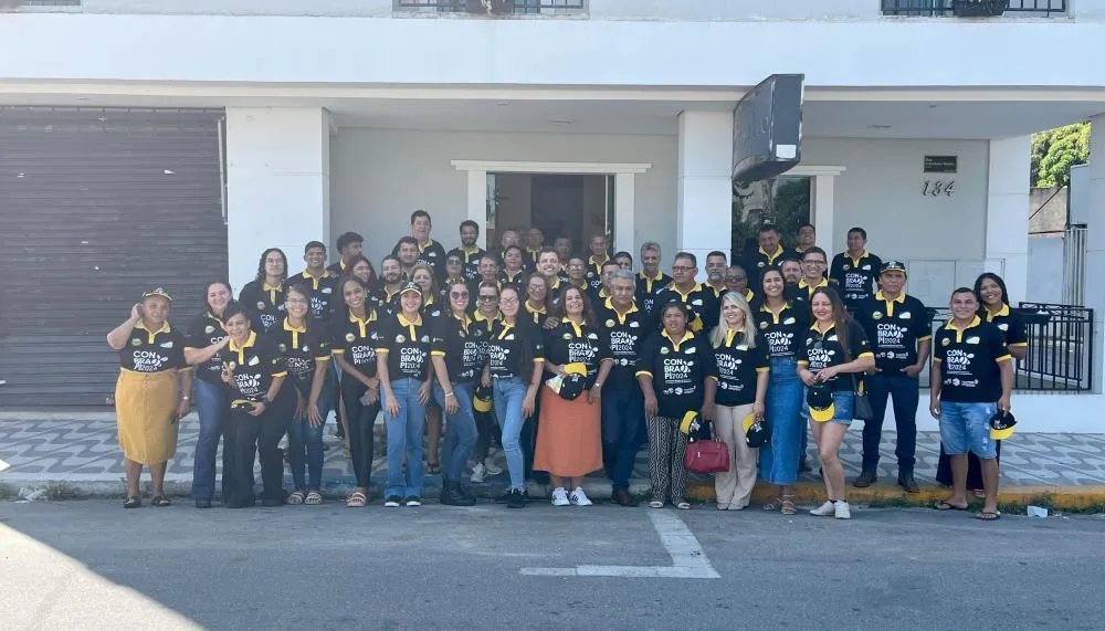 Caravana composta por 60 apicultores e meliponicultores do Estado embarcou rumo a Aparecida do Norte/SP.