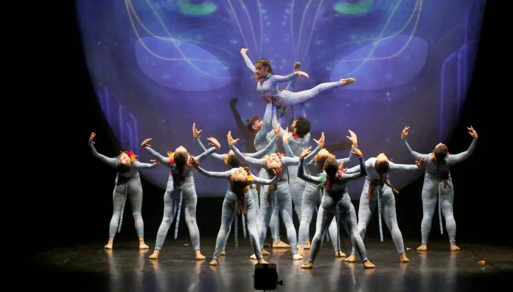 Este ano, o tema “Entre o Tempo” retrata as fases da vida, da infância à maturidade