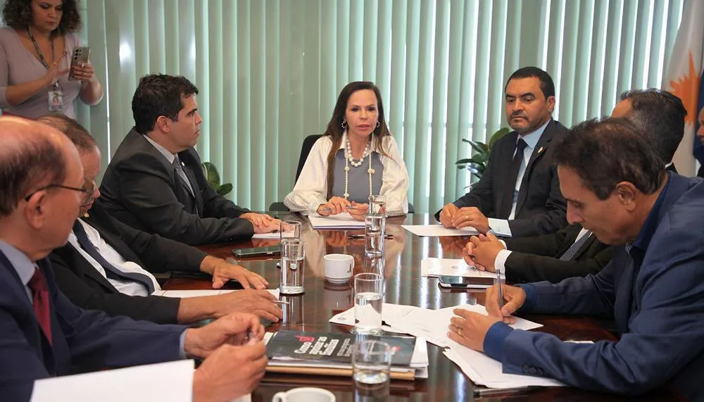 Reunião de alinhamento para recurso que será destinado a fortalecer o sistema de saúde.