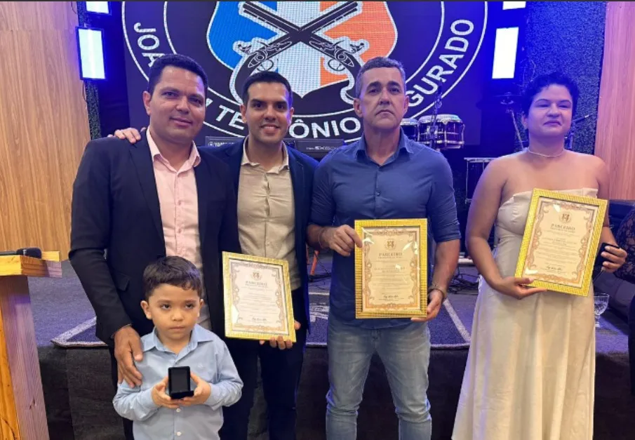 A Cerimônia de homenagem foi realizada durante o Baile Dourado do 1º BPM – Foto: Divulgação.