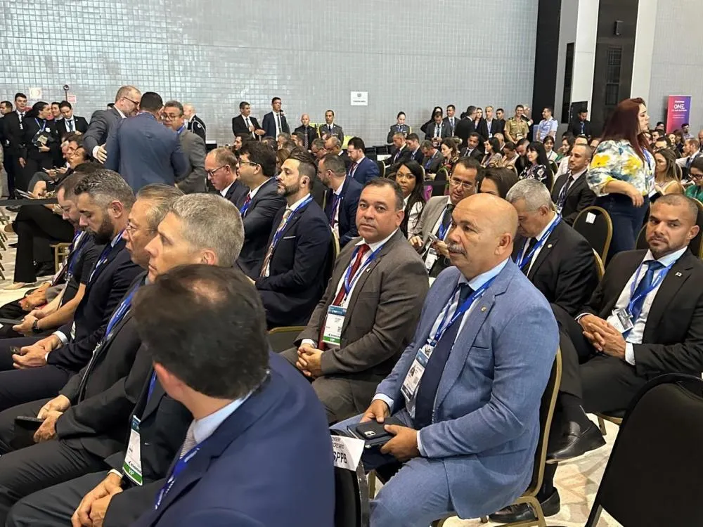 Secretário Wlademir Mota Oliveira participa da reunião do Consesp em Brasília para discutir a PEC da Segurança.