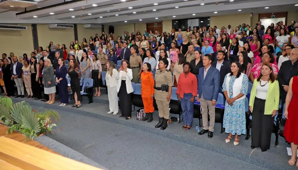 Evento reuniu autoridades, especialistas e membros da sociedade civil para discutir e fortalecer as ações de enfrentamento à violência de gênero 