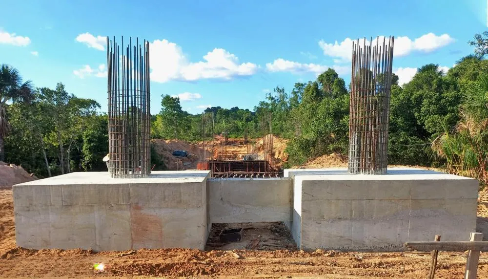 Obra da ponte sobre o rio Caracol na TO-110 já está na fase de concretagem dos blocos de sustentação da ponte.