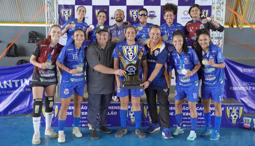 Governo do Tocantins premia as campeãs do Estadual Série Ouro de Futsal Feminino.
