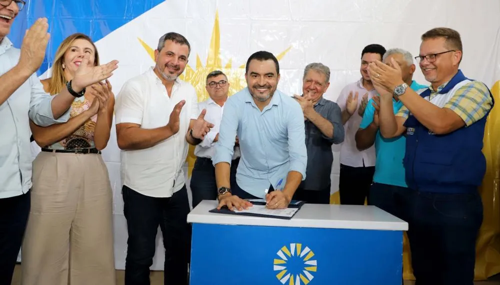 Governador Wanderlei Barbosa formaliza a ordem de serviço para a construção do aeródromo de São Félix, no Jalapão.