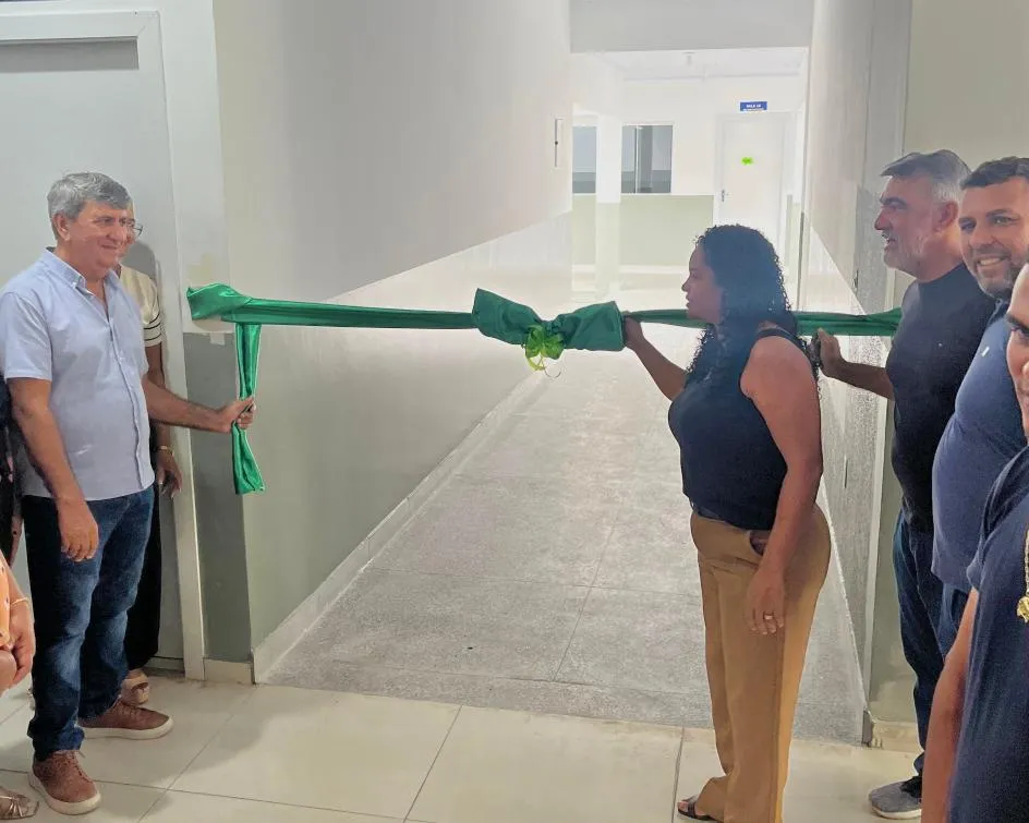 A solenidade celebra o encerramento da gestão do prefeito Armindo Cayres.