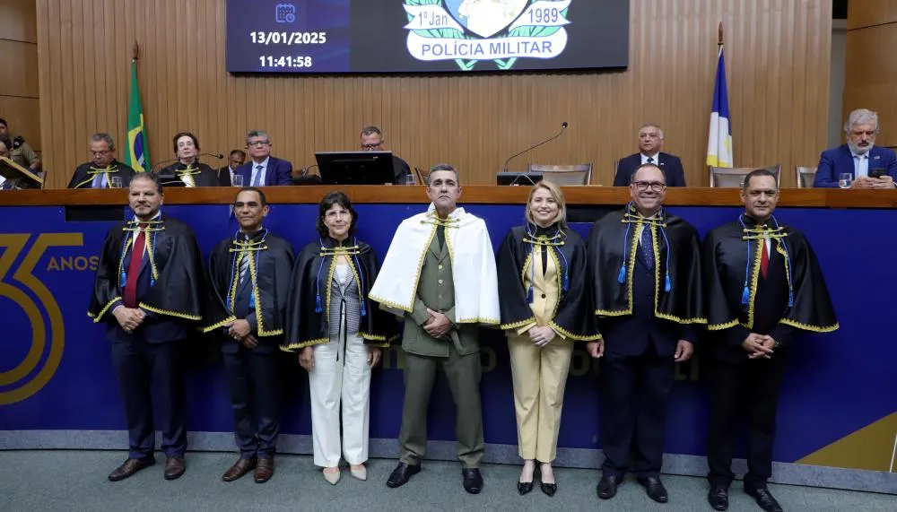 O governador Wanderlei Barbosa; o secretário-chefe da Casa Civil, Deocleciano Gomes (no ato representando o governador); e o secretário de Estado da Igualdade Racial, Adão Francisco de Oliveira, receberam da PMTO o título de Doutor Honoris Causa.