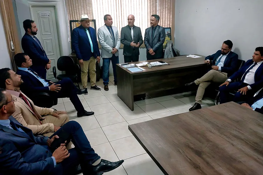 Sandro Ferreira reforçou com os legisladores a disposição da Defensoria Pública em atuar de forma conjunta com a Câmara em prol da população.