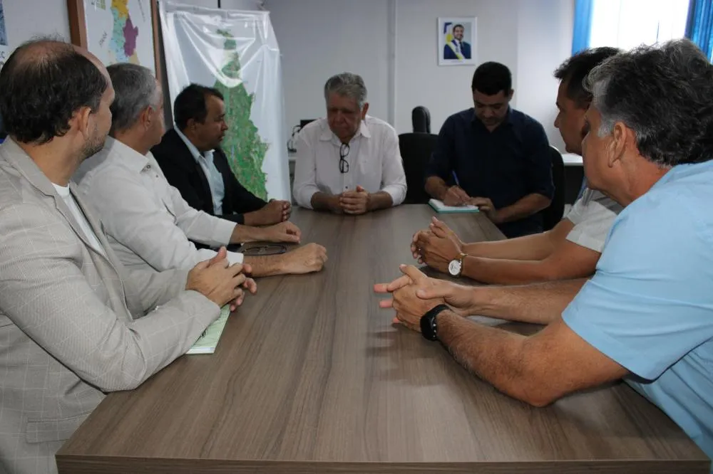 Reunião contou com a presença de servidores da Sics, Adapec e empresários do setor de frigoríficos.