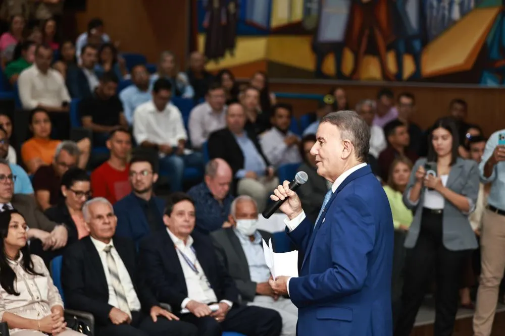 “Esse encontro é fundamental para alinharmos processos administrativos e aprofundarmos o conhecimento sobre os sistemas da corte“, afirmou o prefeito Eduardo Siqueira Campos durante o encontro.