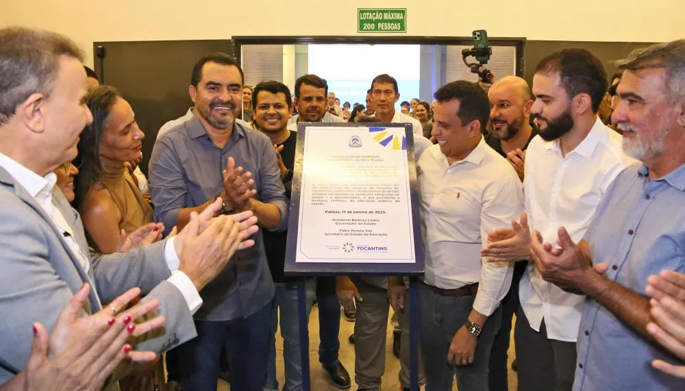 Governador Wanderlei Barbosa inaugurou o auditório no Colégio Militar Duque de Caxias em Taquaruçu e anunciou data de entrega da escola em Buritirana.