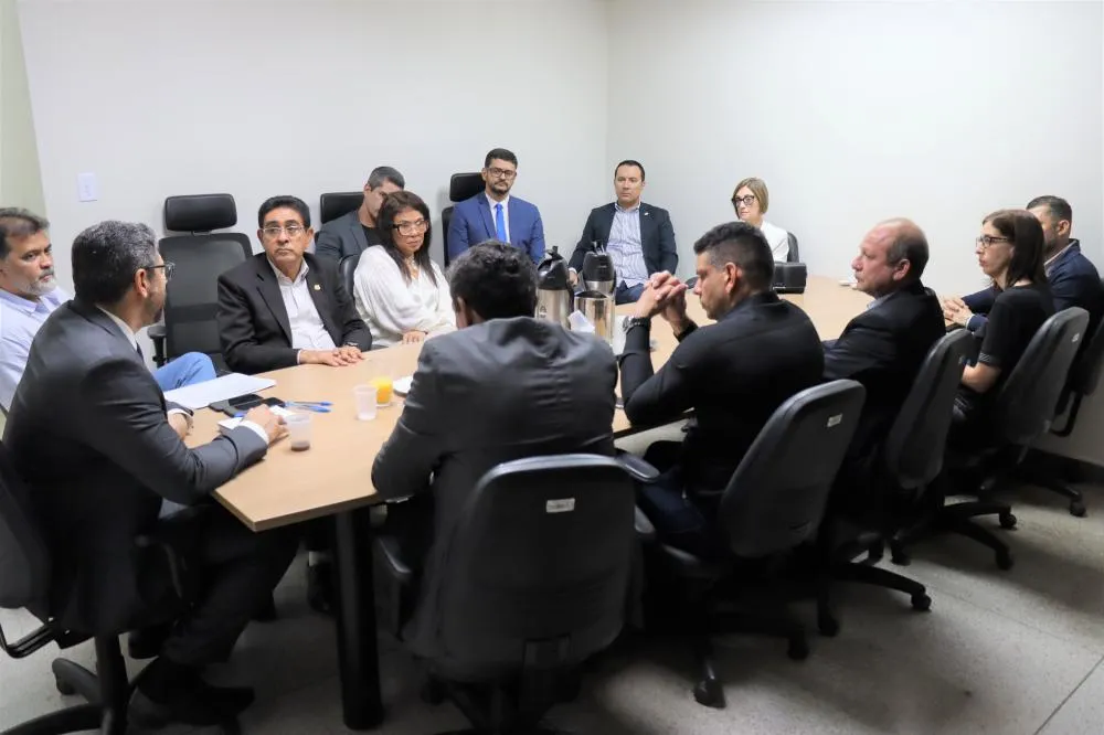 Andamento do concurso público da Polícia Civil e levantamento das demandas de cada setor pautaram a reunião.