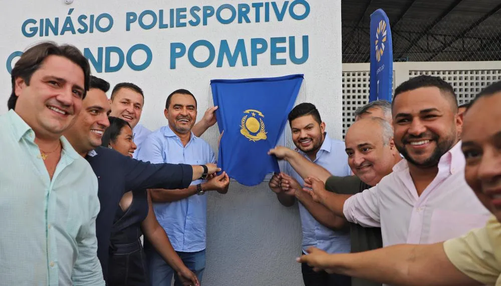 O governador Wanderlei Barbosa entrega a reforma do Ginásio Poliesportivo Luiz Orlando Pompeu em Cariri do Tocantins, obra aguardada pela população há mais de 10 anos.