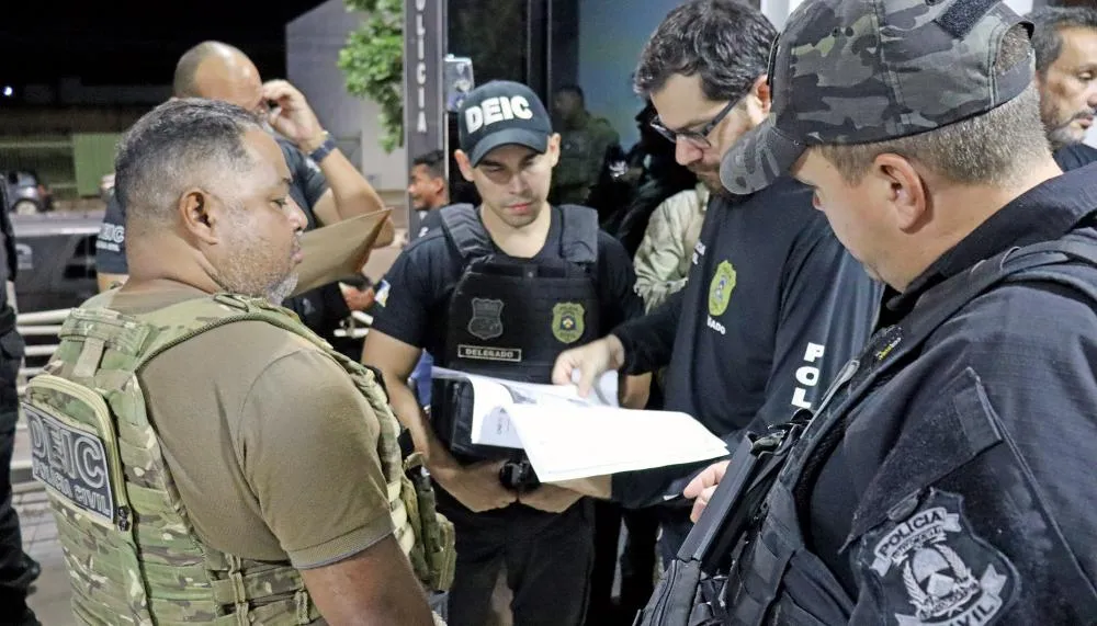 Operação busca cumprir 18 mandados de prisão preventiva e três mandados de busca e apreensão.